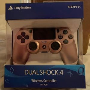 PlayStation 4 Rose Gold Controller